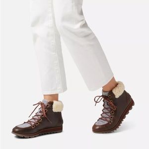 Like New Sorel Harlow Lace Cozy Bootie - Women’s Size 8.5